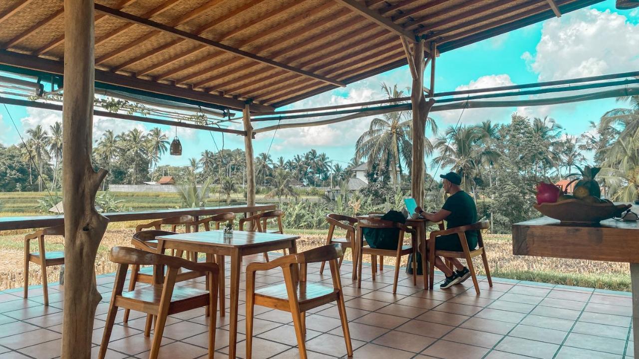 Ekadwi Guesthouse Gianyar  Bagian luar foto